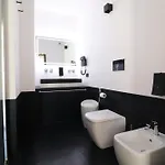Black & White Deluxe Private Jacuzzi Wifi & Ac Steps From Sea * Otrante