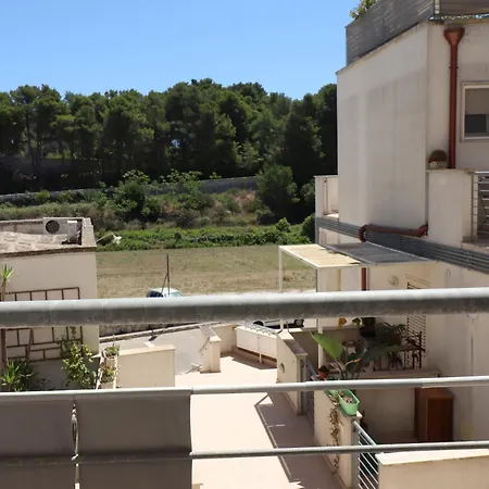 Lägenhet Black & White Deluxe Private Jacuzzi Wifi & Ac Steps From Sea Otranto